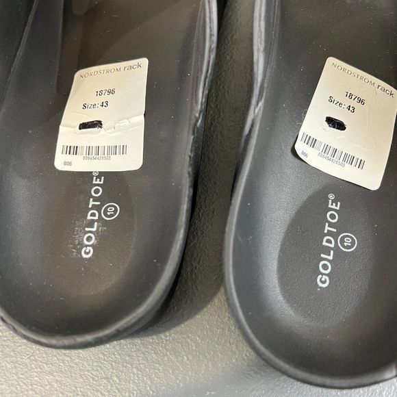 NWOT GOLD TOE Black Foam Sandals (10) - Picture 4 of 6